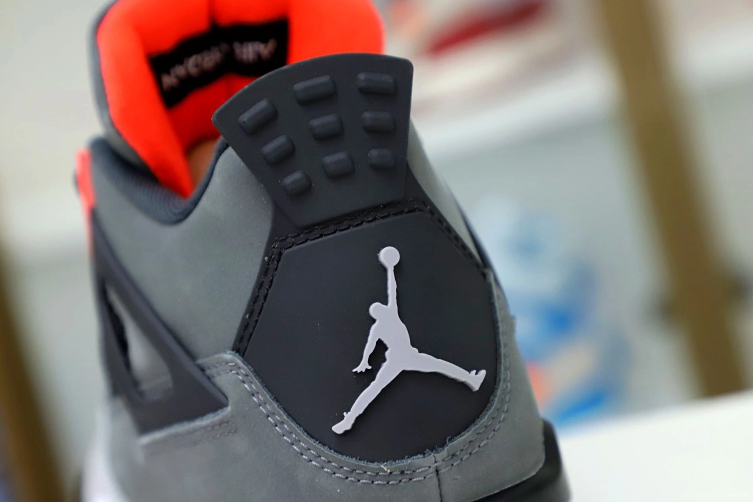 INFRARED AIR JORDAN 4 0215